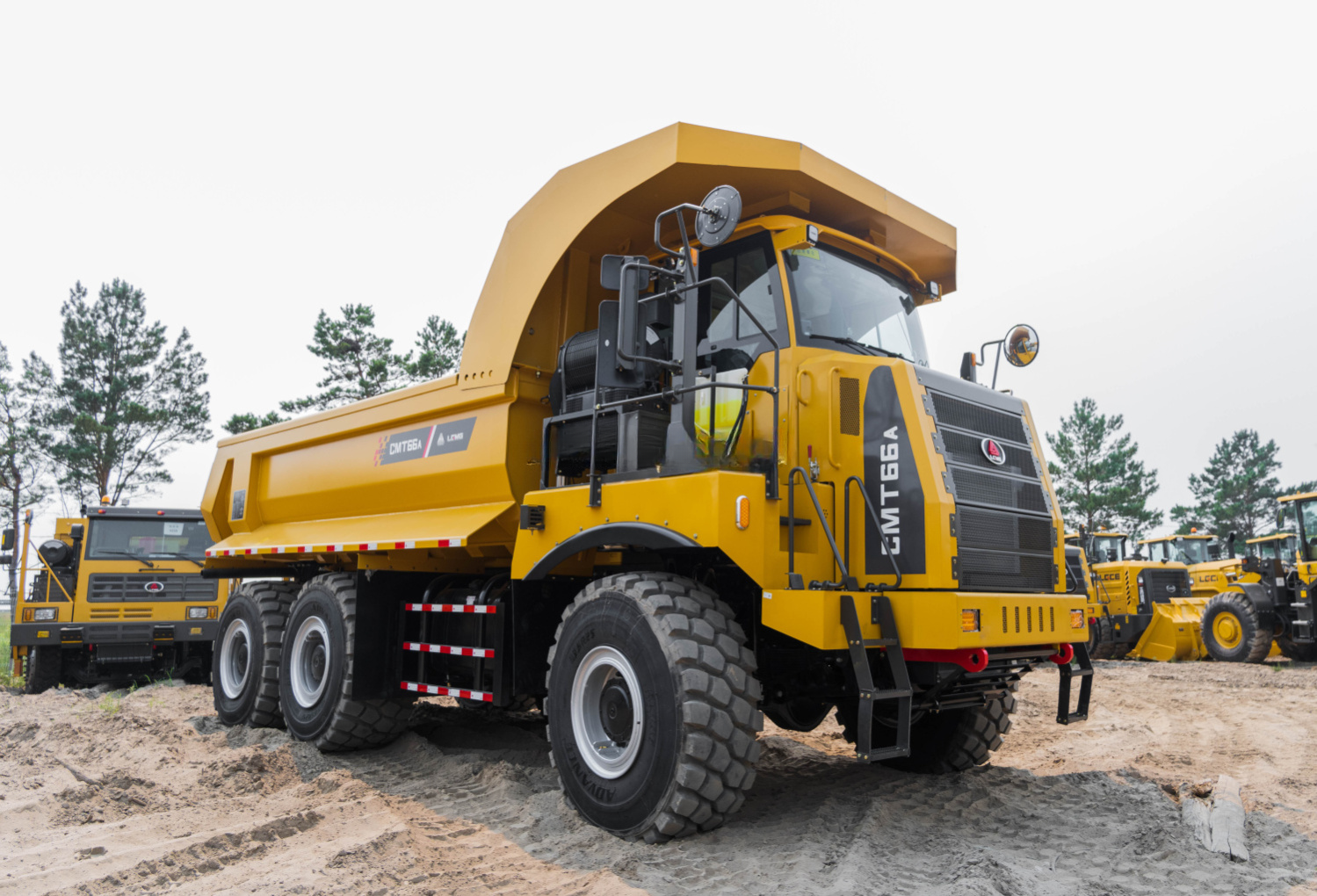 Самосвал LGMG СМТ66A