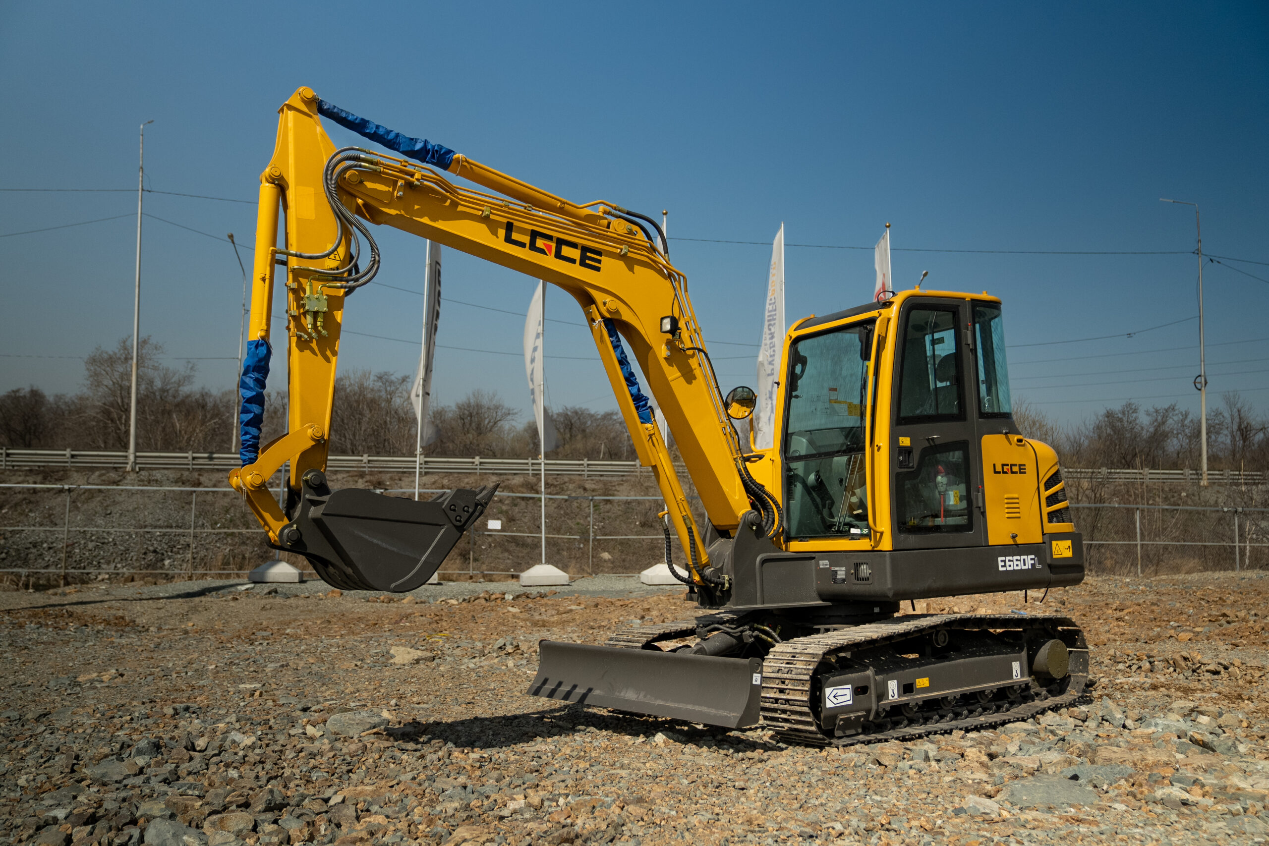 Экскаватор LGCE E660FL