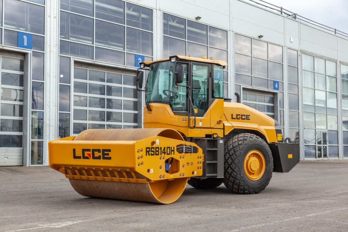Вибрационный каток LGCE RS8140H