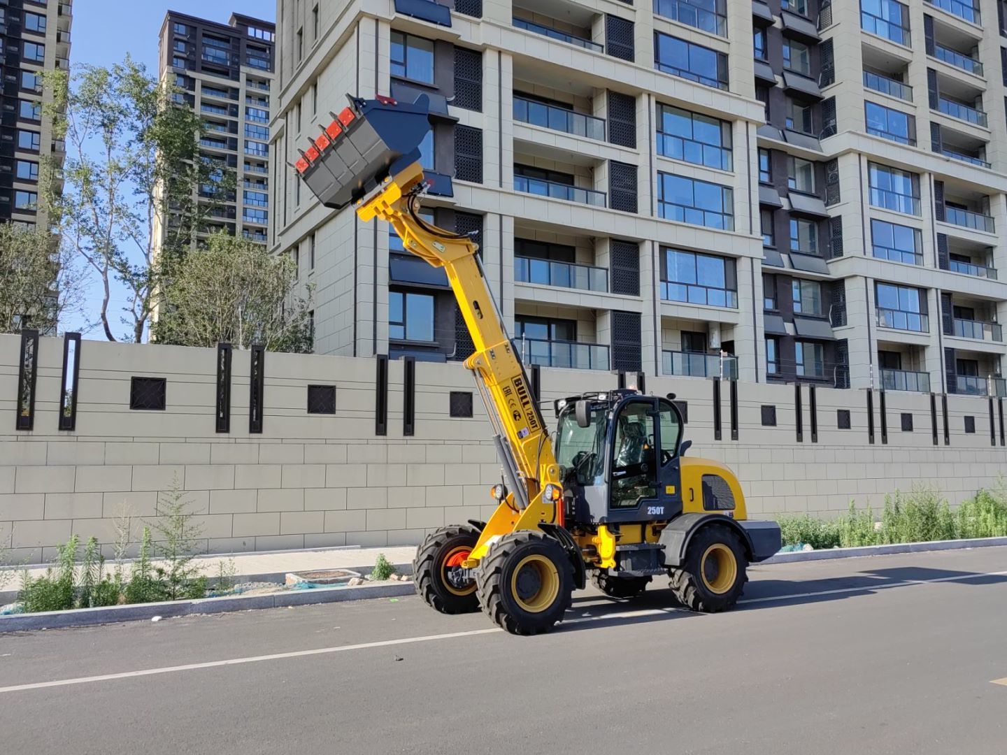 Фронтальный погрузчик BULL SL250T