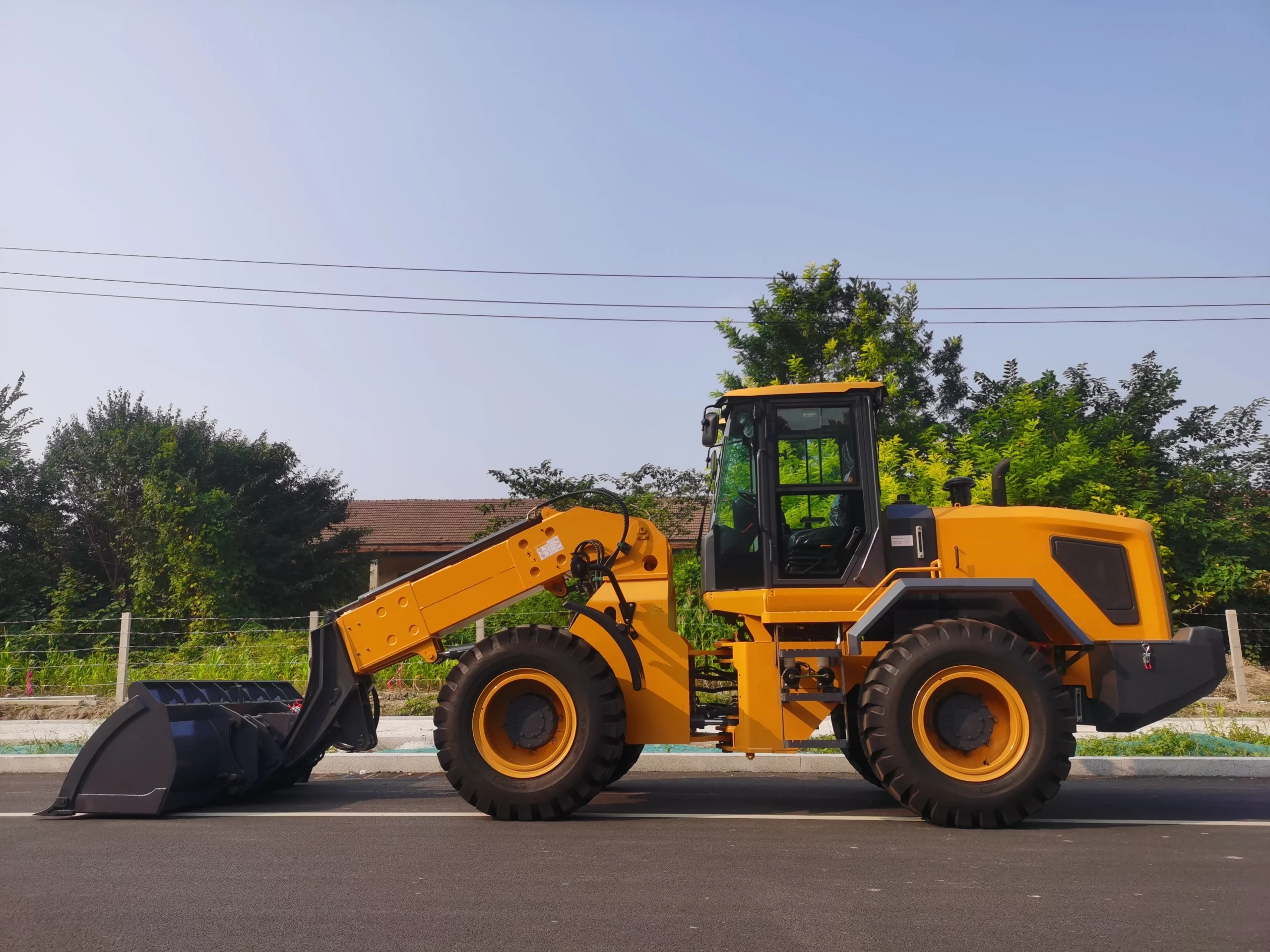 Фронтальный погрузчик BULL SL300T