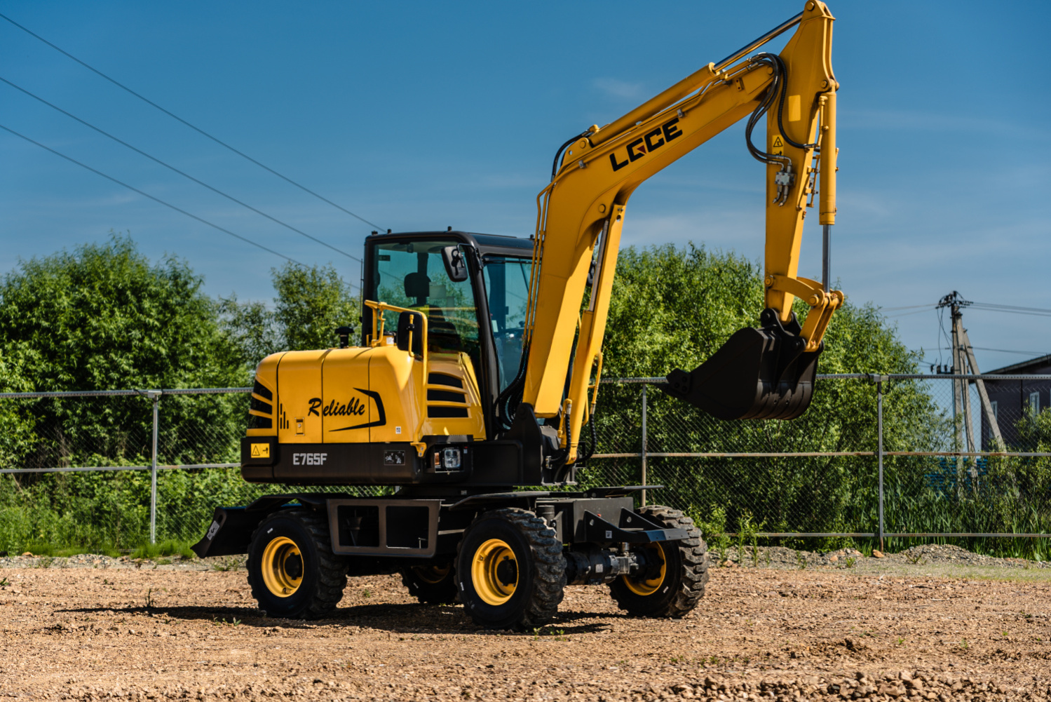 Колесный экскаватор LGCE E765F